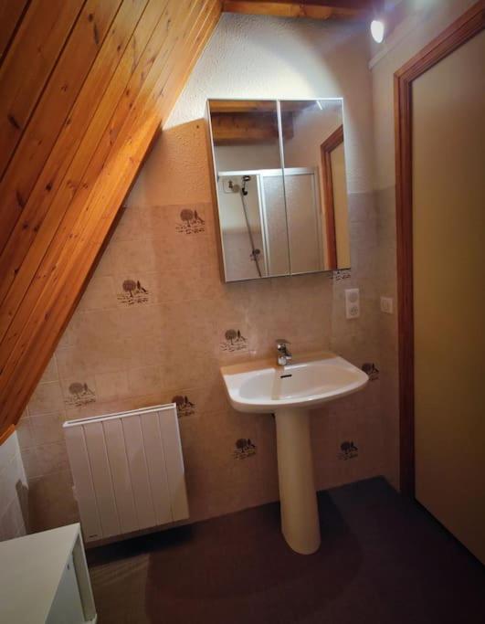 Logement 6 Pers Au Coeur Des Montagnes Pyreneennes Linge De Maison Et Papier Toilette Non Fournis Boutx Екстериор снимка